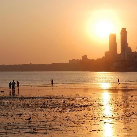 Hotel Sun City - Near Saifee Hospital And H N Reliance Hospital Mumbai Exterior photo