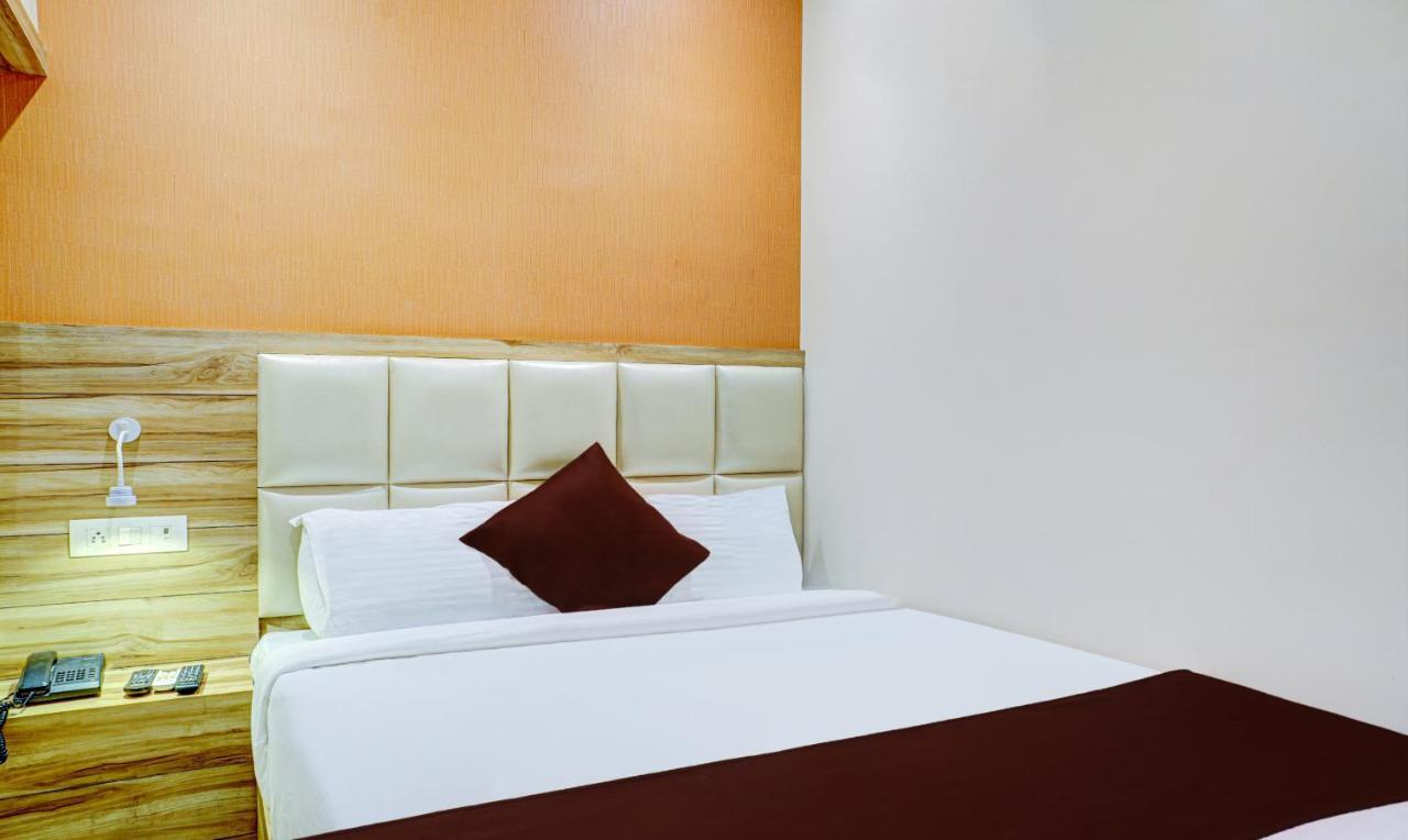 Hotel Sun City Near Saifee Hospital And Hn Reliance Mumbai Exterior photo